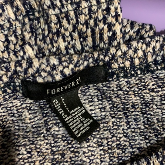 2 Forever 21 long sleeve shirts. - Picture 3 of 3